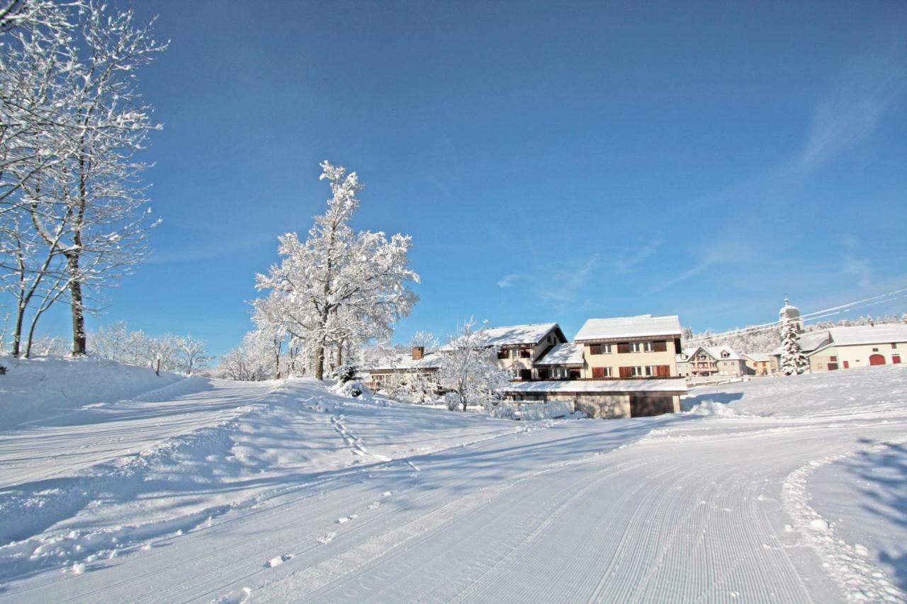 Village De Vacances Les Chevreuils Bellefontaine  외부 사진